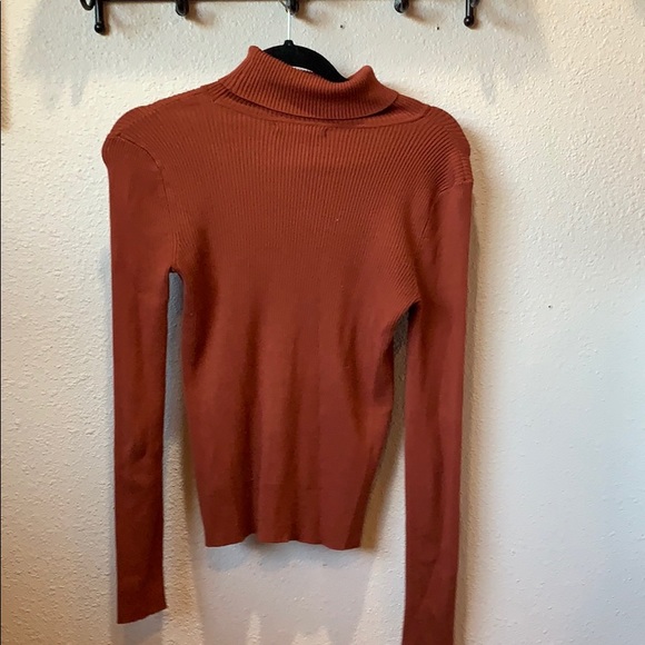 Turtle neck - Picture 2 of 2